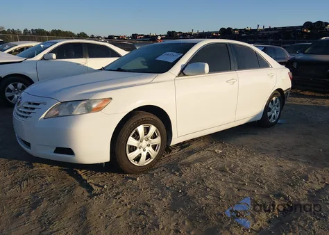 2007 Toyota Camry Le z USA, uszkodzony, nr VIN 4T1BE46K67U579049